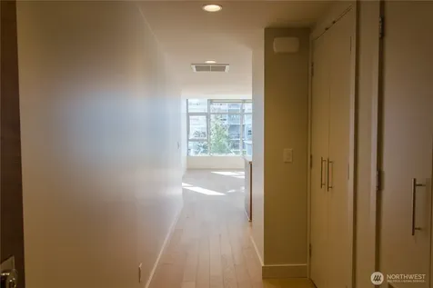 588 Bell Street Seattle WA 98121
