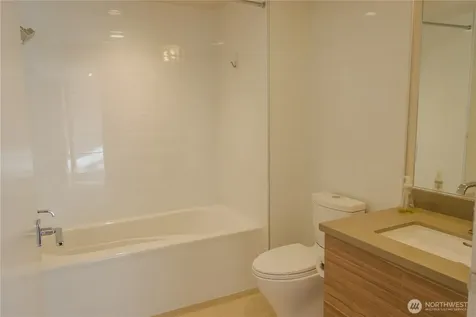 588 Bell Street Seattle WA 98121