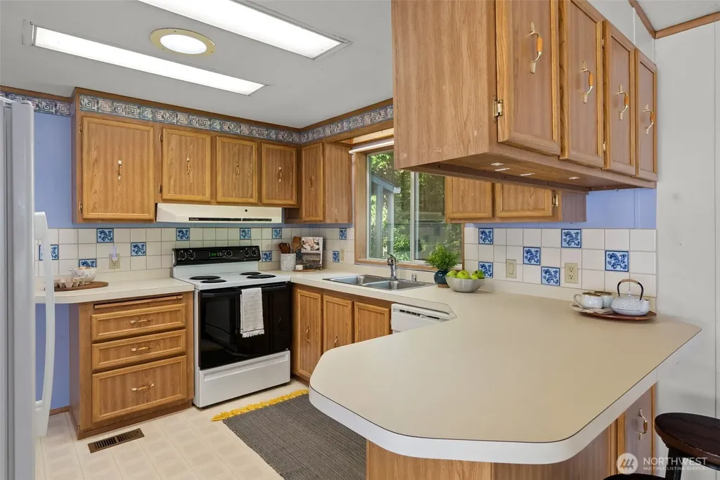 1259 NE Vena Avenue Bremerton WA 98311