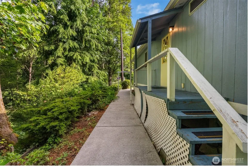 1259 NE Vena Avenue Bremerton WA 98311