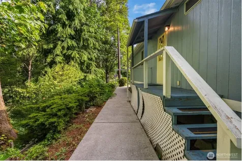 1259 NE Vena Avenue Bremerton WA 98311
