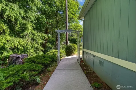 1259 NE Vena Avenue Bremerton WA 98311