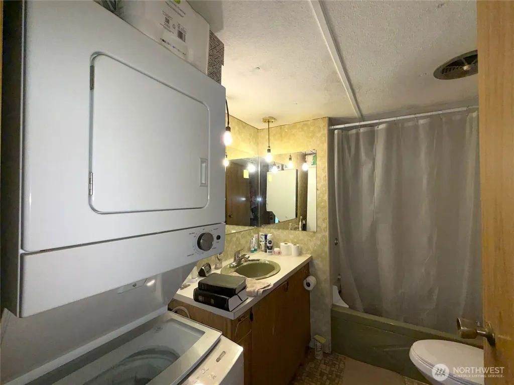 2 Hazel Lane Republic WA 99166