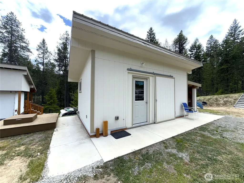 2 Hazel Lane Republic WA 99166