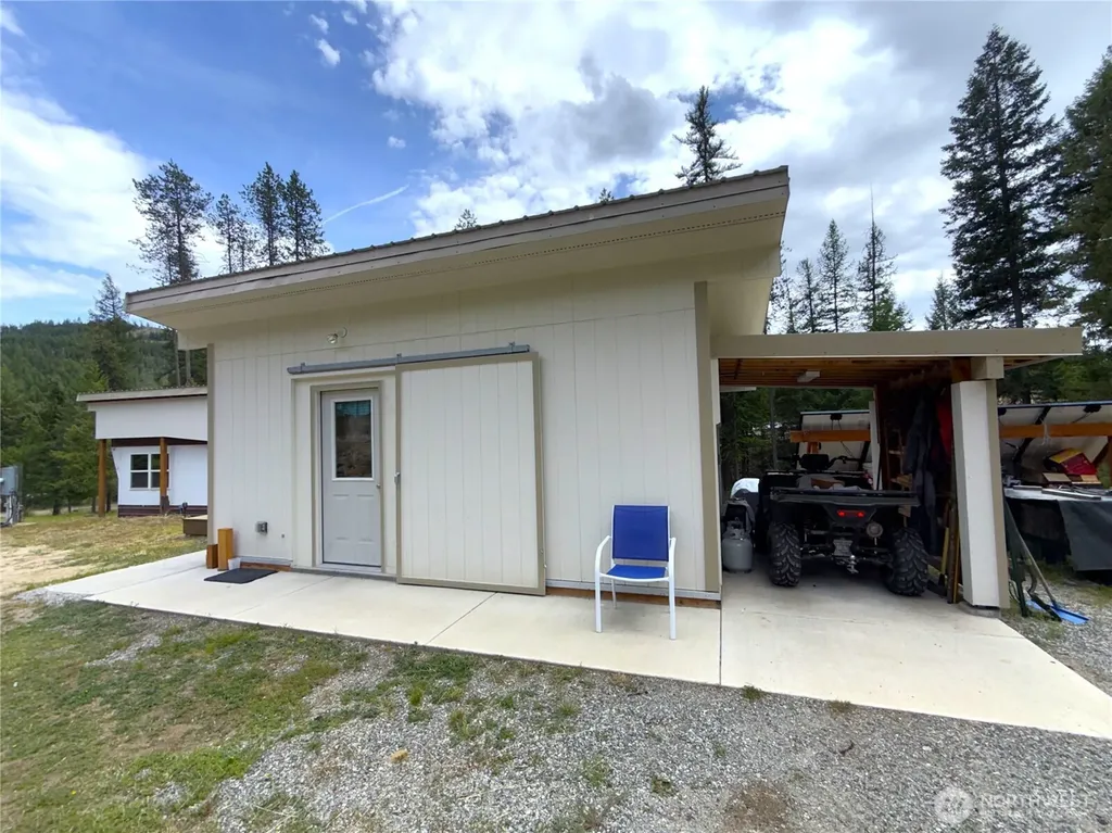 2 Hazel Lane Republic WA 99166