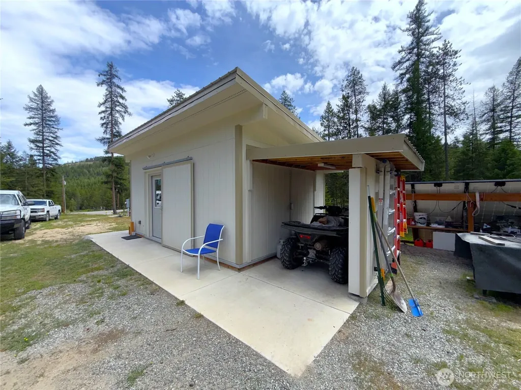 2 Hazel Lane Republic WA 99166