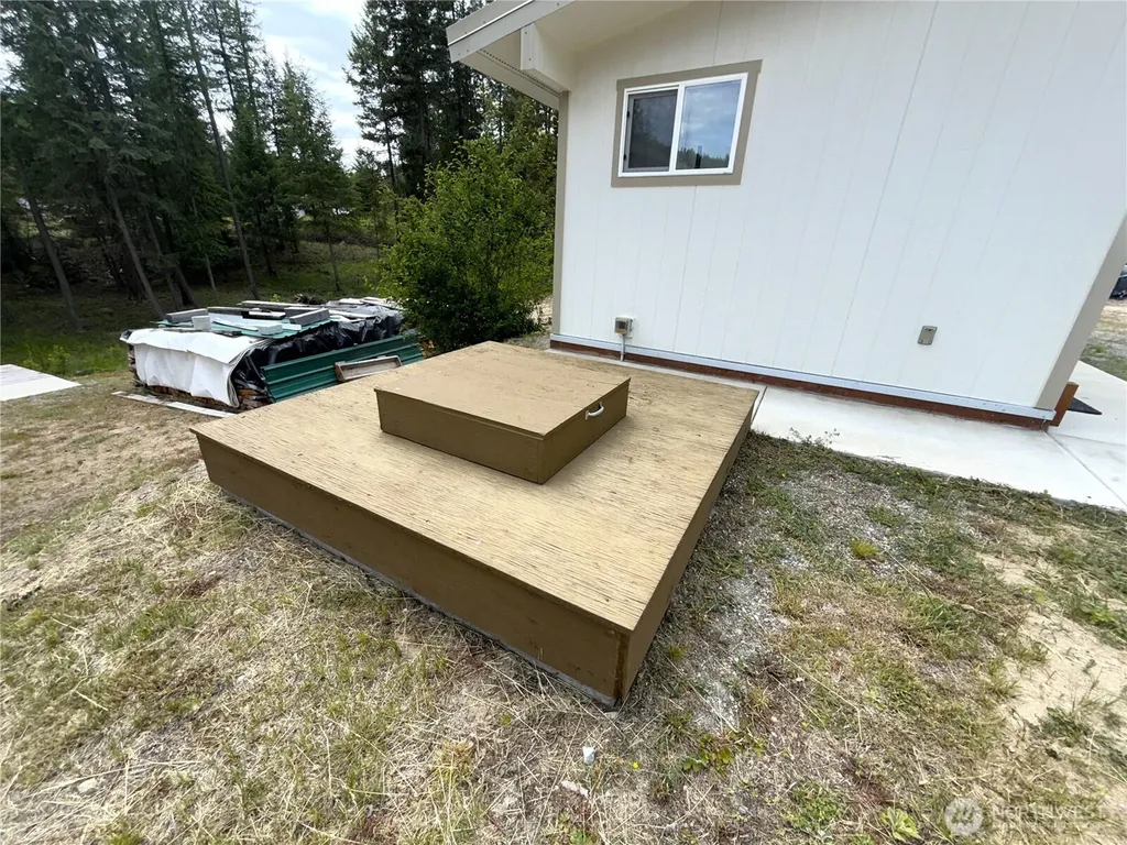 2 Hazel Lane Republic WA 99166