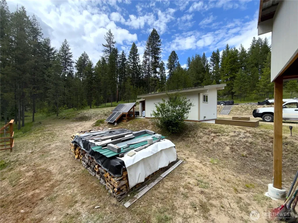 2 Hazel Lane Republic WA 99166
