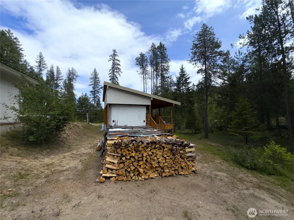 2 Hazel Lane Republic WA 99166