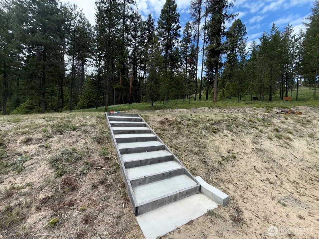 2 Hazel Lane Republic WA 99166