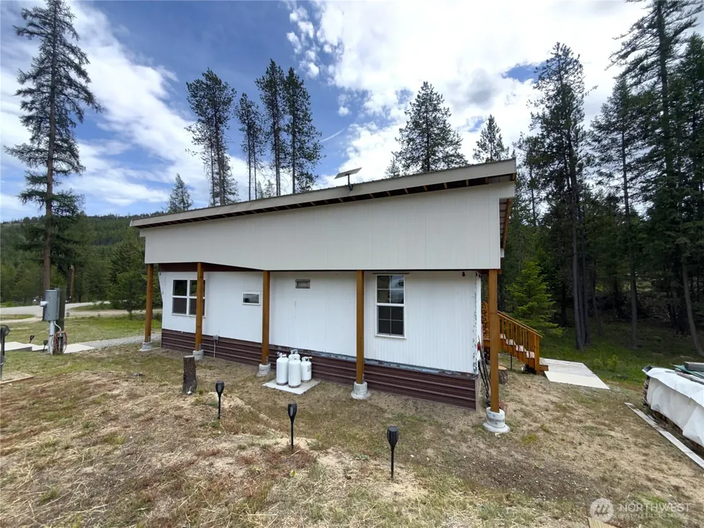 2 Hazel Lane Republic WA 99166
