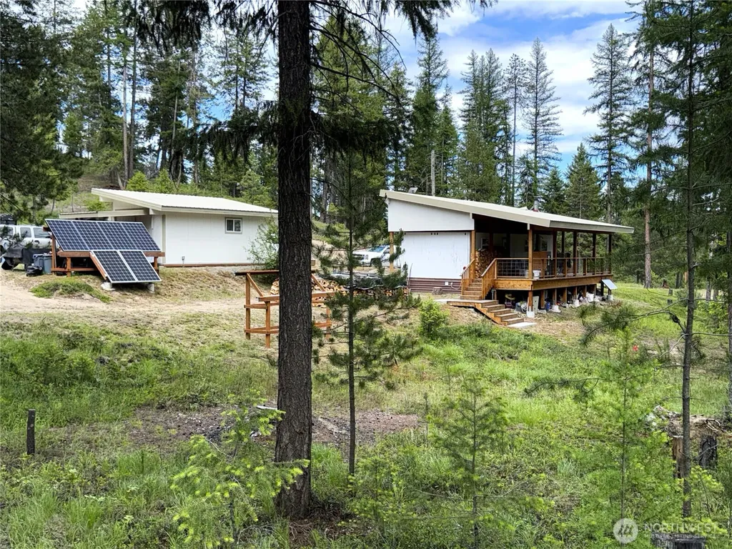 2 Hazel Lane Republic WA 99166