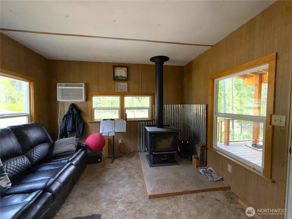 2 Hazel Lane Republic WA 99166