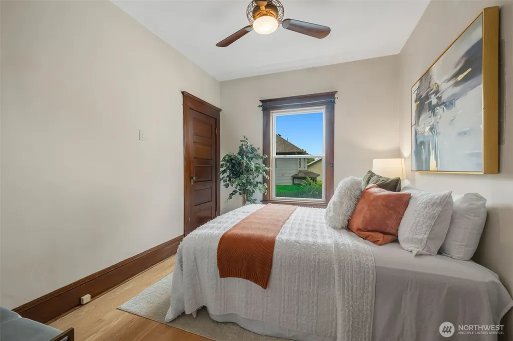 2309 10th Avenue E Seattle WA 98102