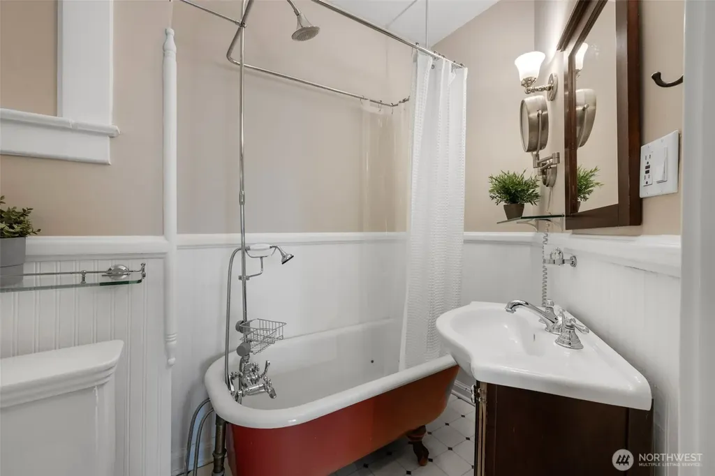 2309 10th Avenue E Seattle WA 98102
