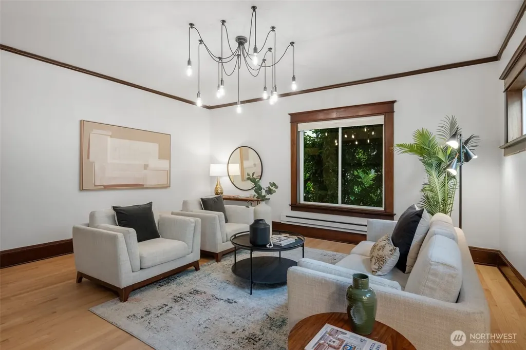 2309 10th Avenue E Seattle WA 98102