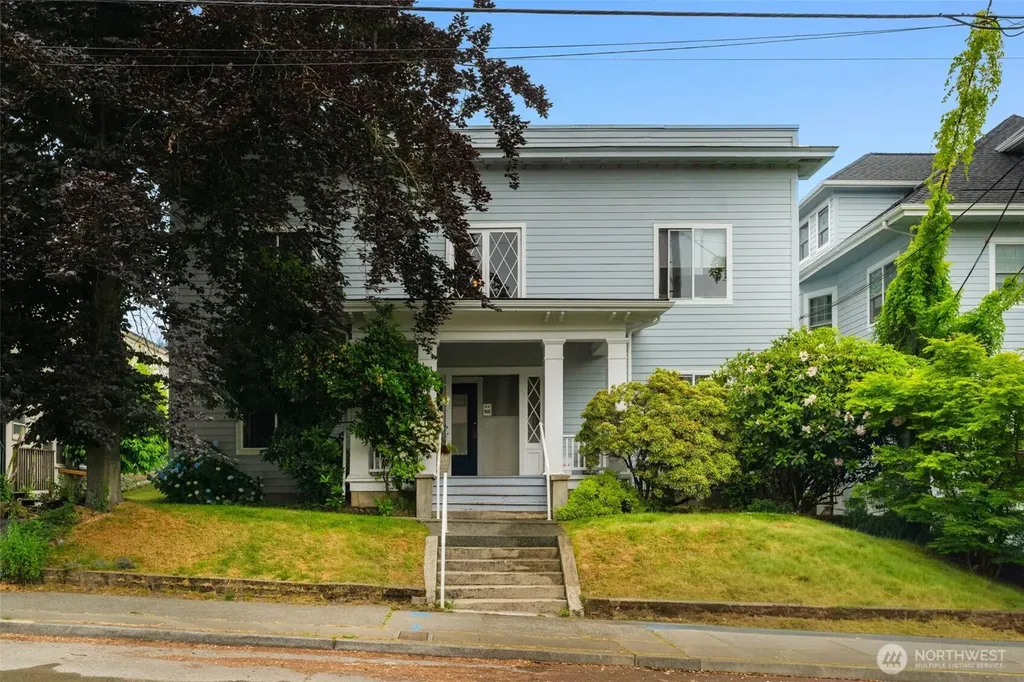 2309 10th Avenue E Seattle WA 98102
