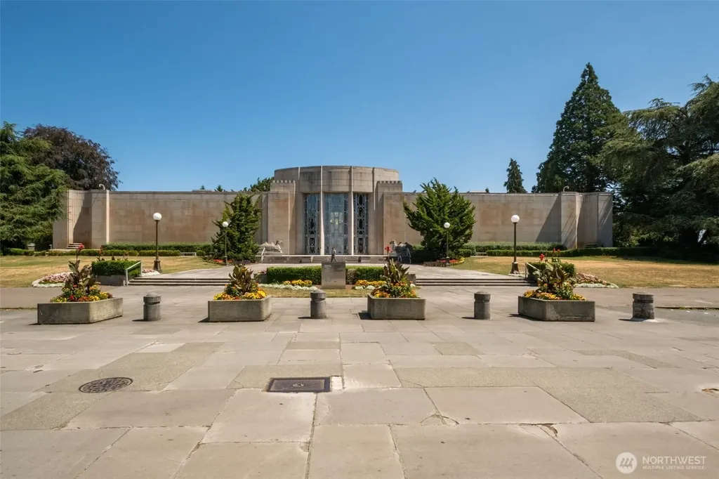 2309 10th Avenue E Seattle WA 98102