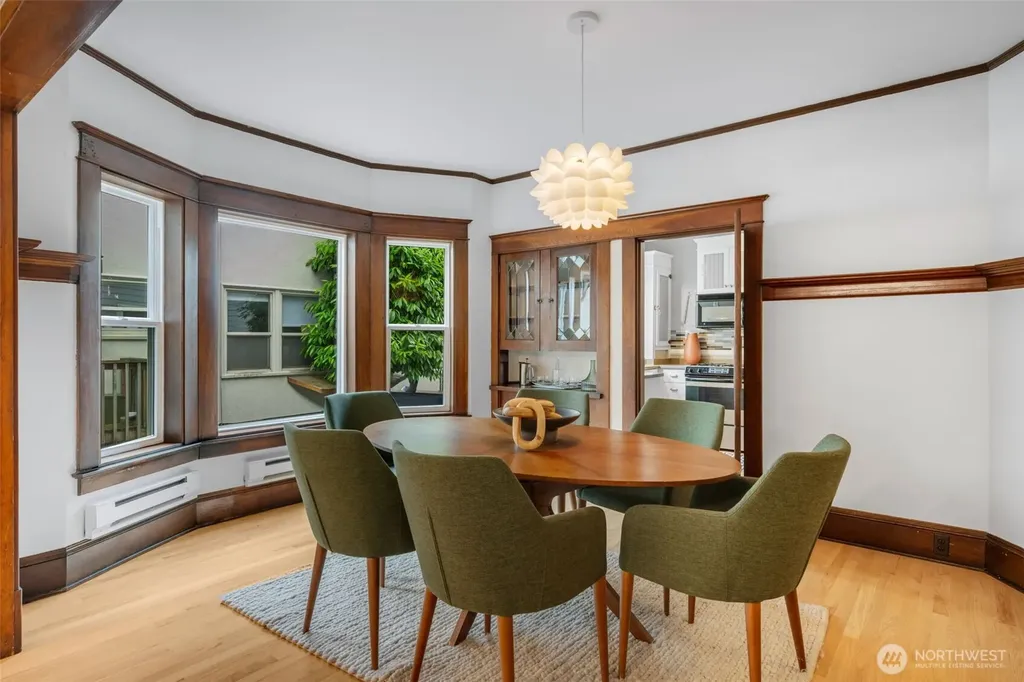 2309 10th Avenue E Seattle WA 98102