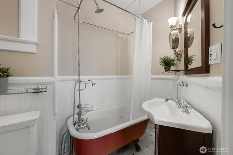 2309 10th Avenue E Seattle WA 98102