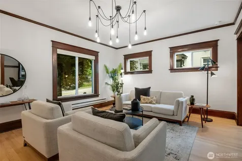 2309 10th Avenue E Seattle WA 98102