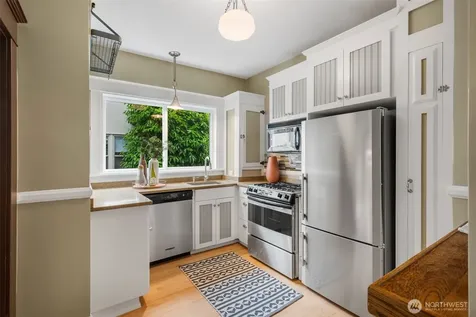 2309 10th Avenue E Seattle WA 98102