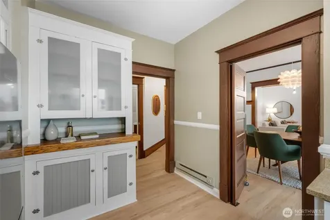 2309 10th Avenue E Seattle WA 98102