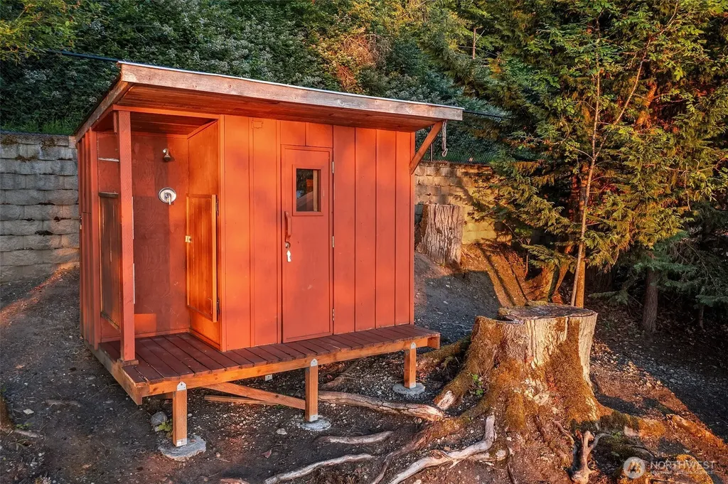 23 E Lake Sammamish Parkway NE Sammamish WA 98074