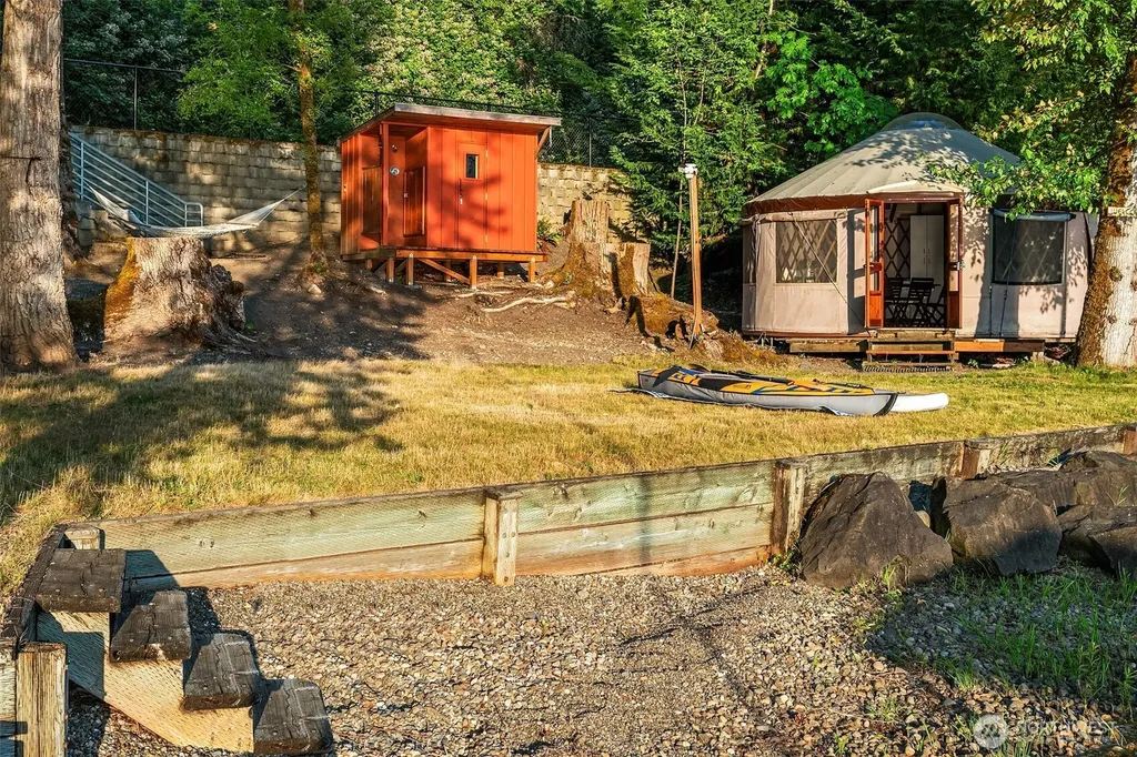 23 E Lake Sammamish Parkway NE Sammamish WA 98074