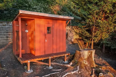 23 E Lake Sammamish Parkway NE Sammamish WA 98074