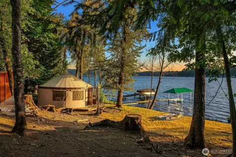 23 E Lake Sammamish Parkway NE Sammamish WA 98074