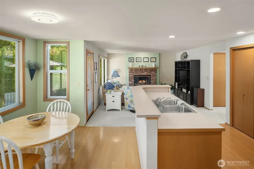 4256 255th Place SE Sammamish WA 98029