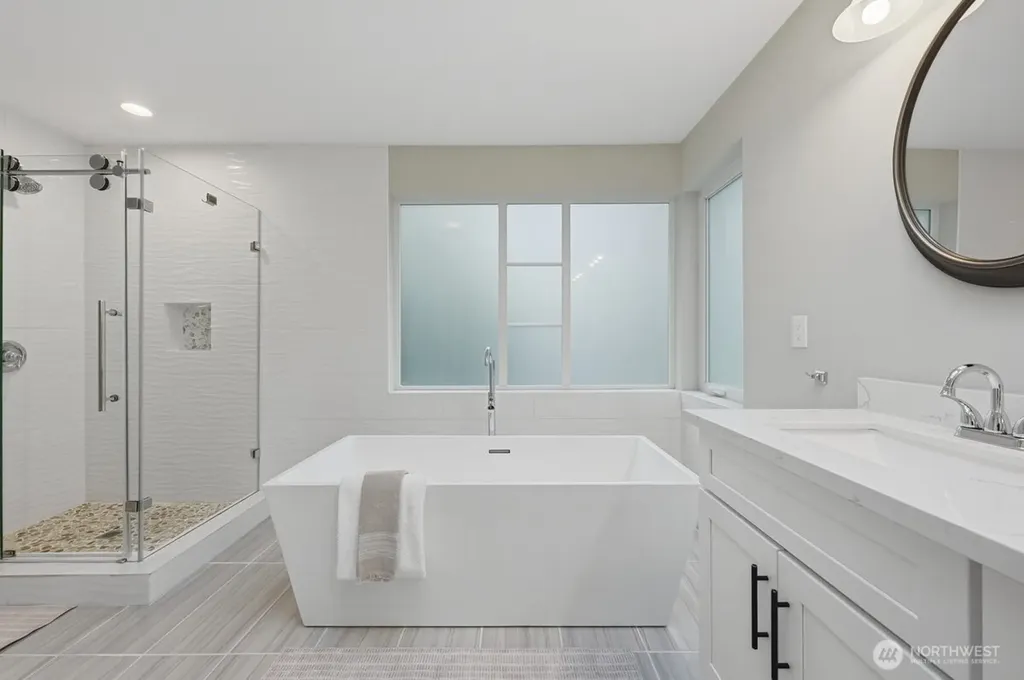 19535 53rd Avenue NE Lake Forest Park WA 98155