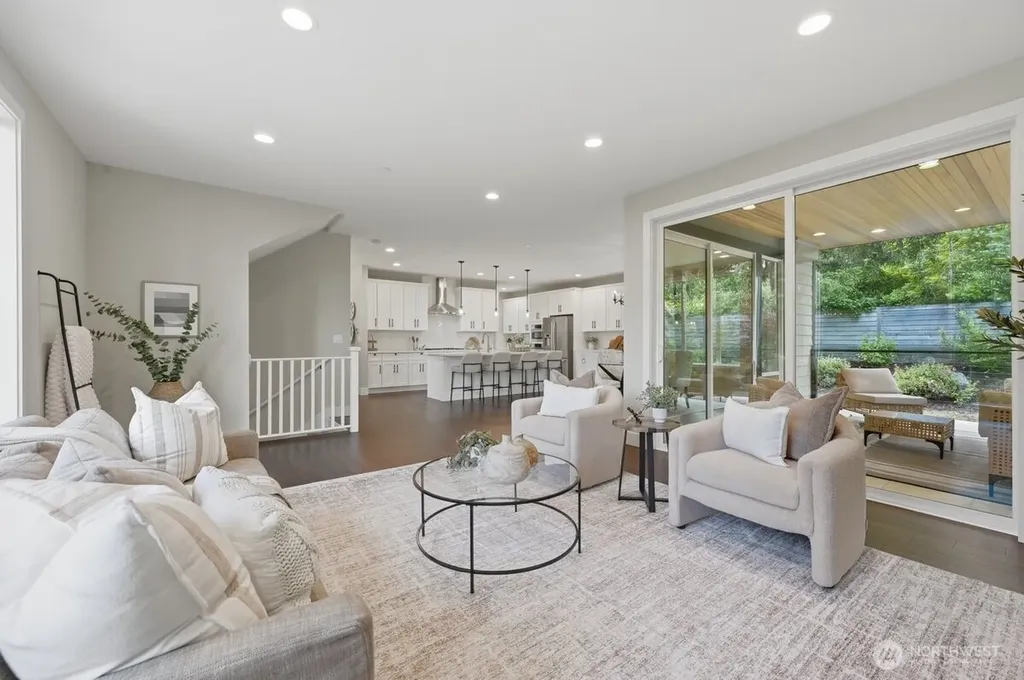 19535 53rd Avenue NE Lake Forest Park WA 98155
