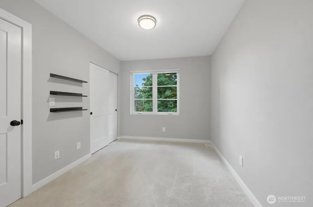 19535 53rd Avenue NE Lake Forest Park WA 98155