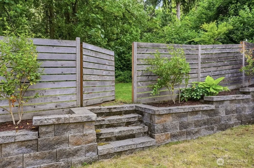 19535 53rd Avenue NE Lake Forest Park WA 98155