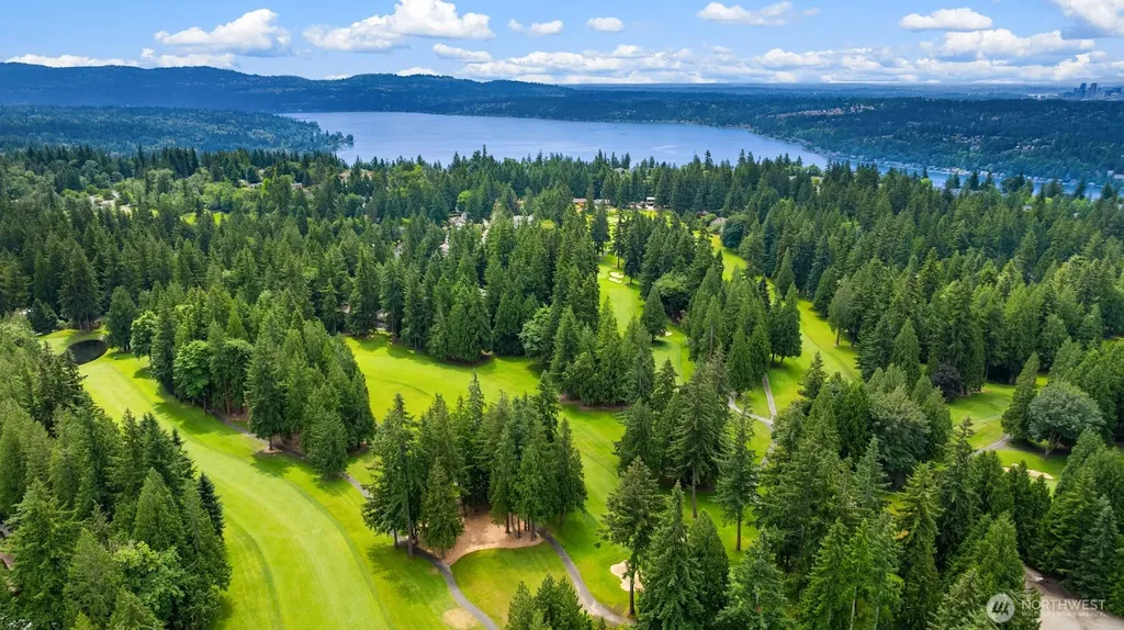2231 Sahalee Drive E Sammamish WA 98074