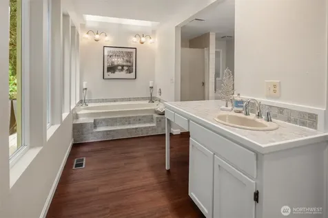 2231 Sahalee Drive E Sammamish WA 98074