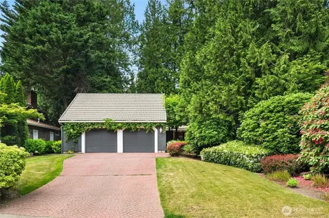 2231 Sahalee Drive E Sammamish WA 98074