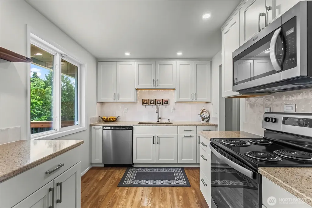 29718 3rd Avenue S Federal Way WA 98003