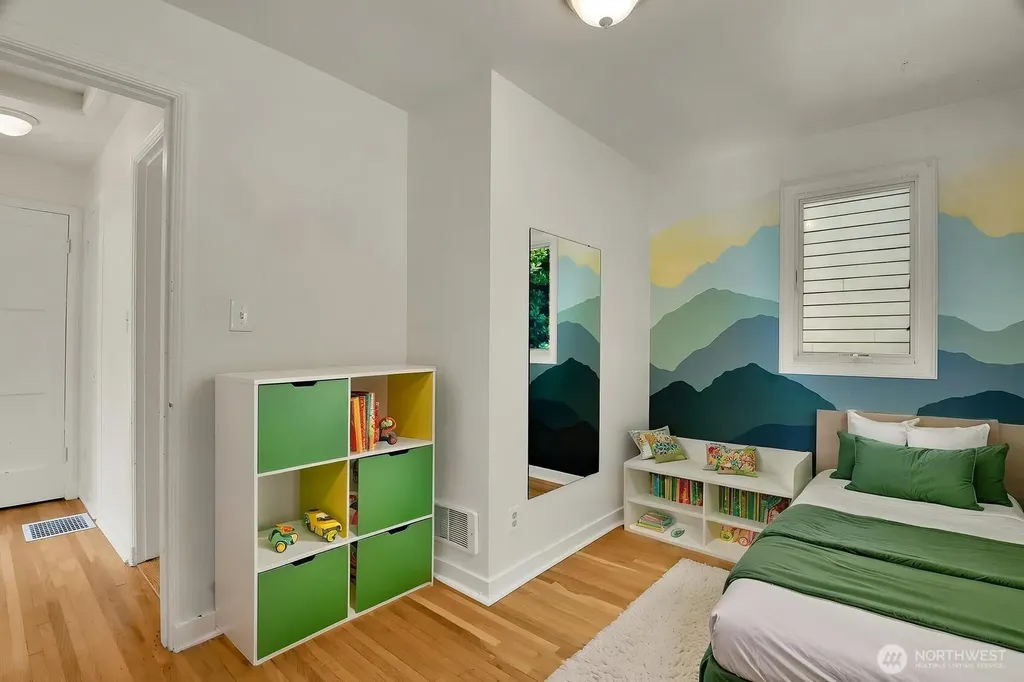 9118 Linden Avenue N Seattle WA 98103