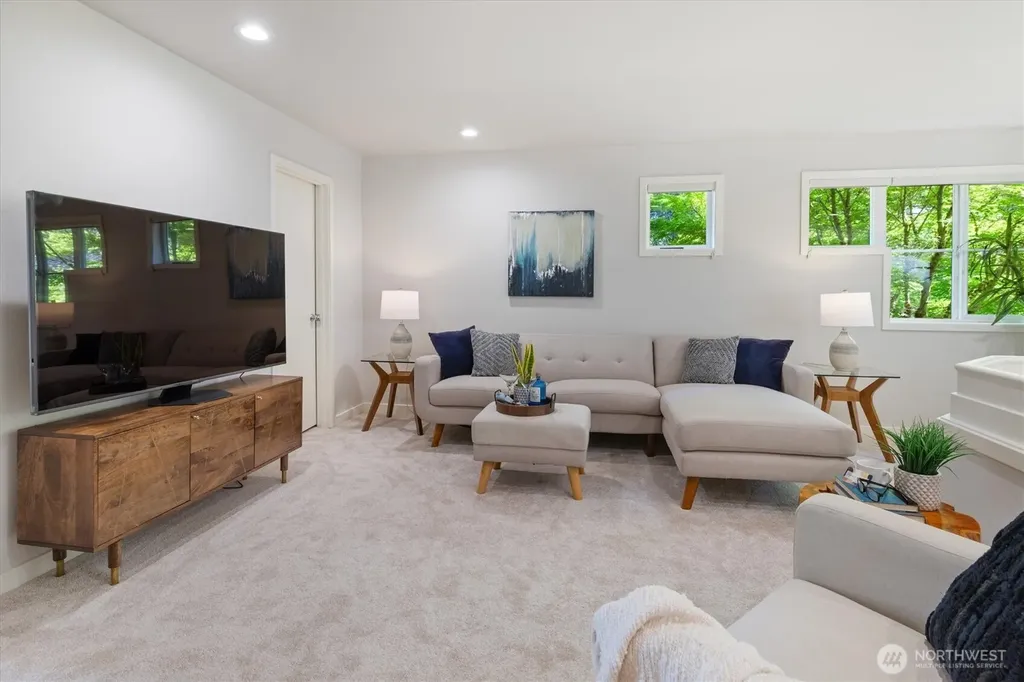 3320 165th Place NE Bellevue WA 98008