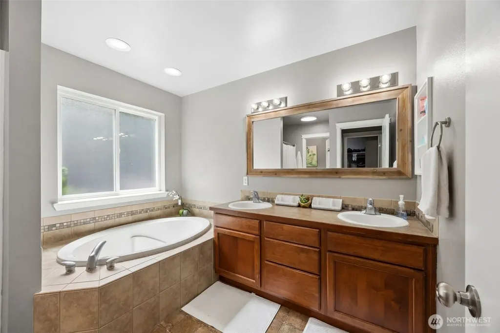 8541 28th Way SE Olympia WA 98513