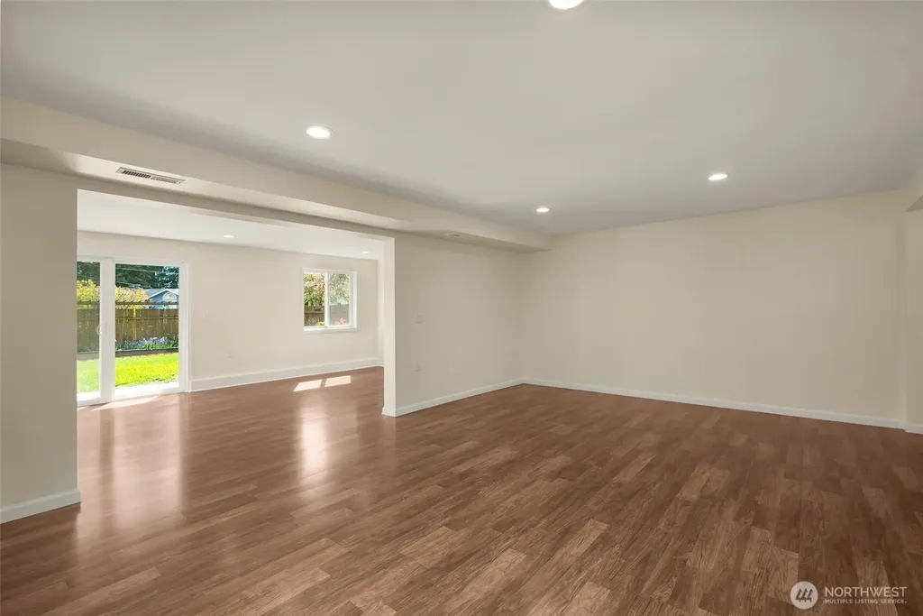 16204 Main Street Bellevue WA 98008