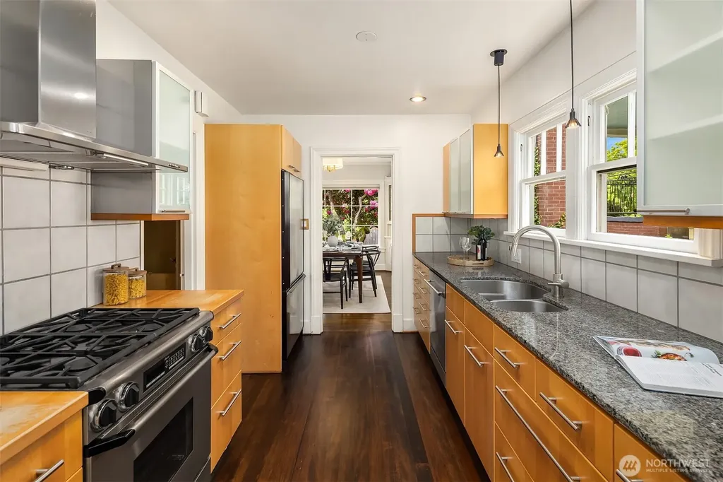2522 31st Avenue S Seattle WA 98144
