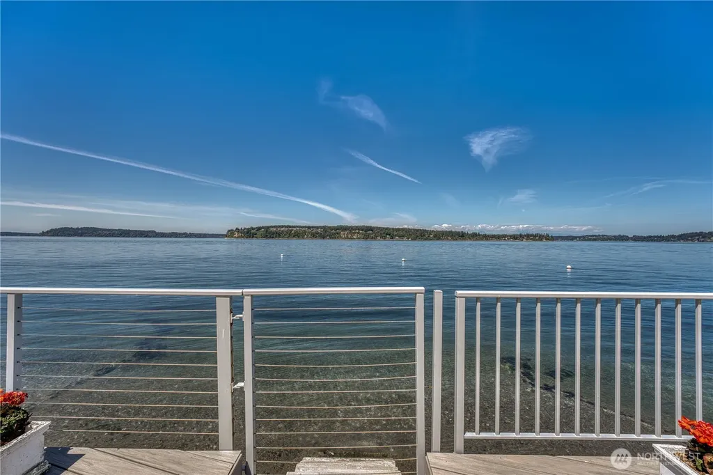 4430 Sunset Beach Road W University Place WA 98466
