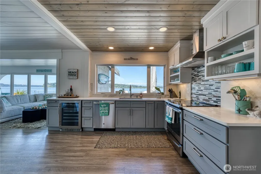 4430 Sunset Beach Road W University Place WA 98466