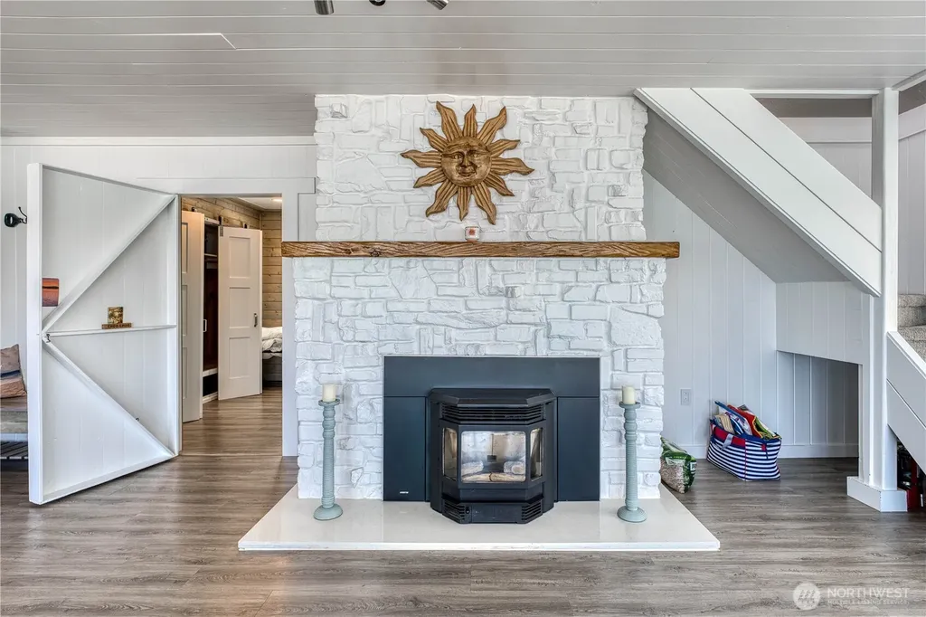 4430 Sunset Beach Road W University Place WA 98466