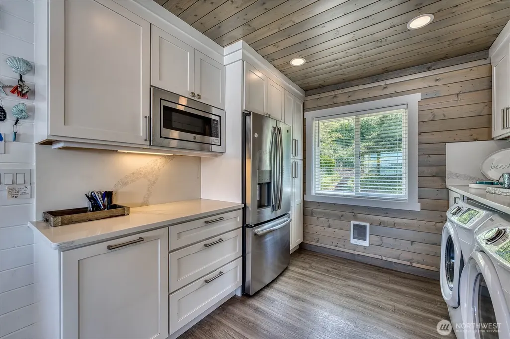 4430 Sunset Beach Road W University Place WA 98466