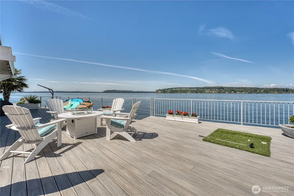 4430 Sunset Beach Road W University Place WA 98466